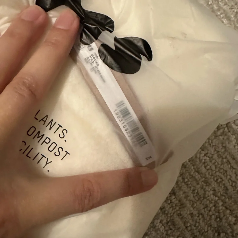 NWTS SKIMS cozy stocking OS ecru - Picture 4 of 4